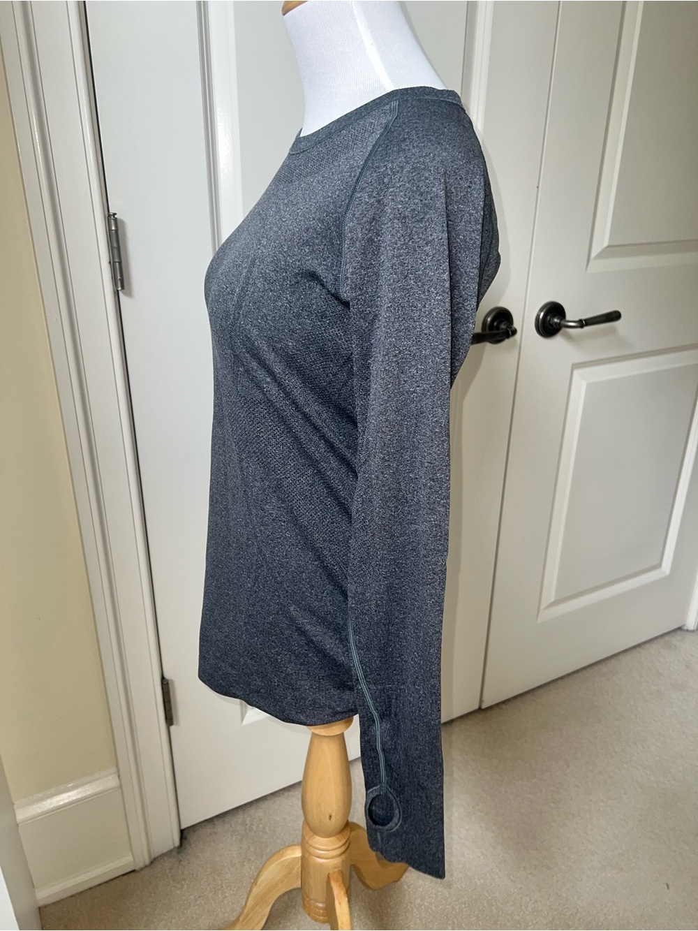 EUC Lululemon Swiftly Long Sleeve Tee Top - Picture 2 of 4